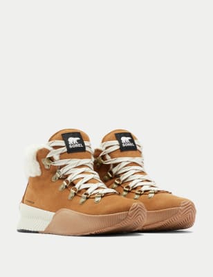 Out N About III Conquest Suede Walking Boots