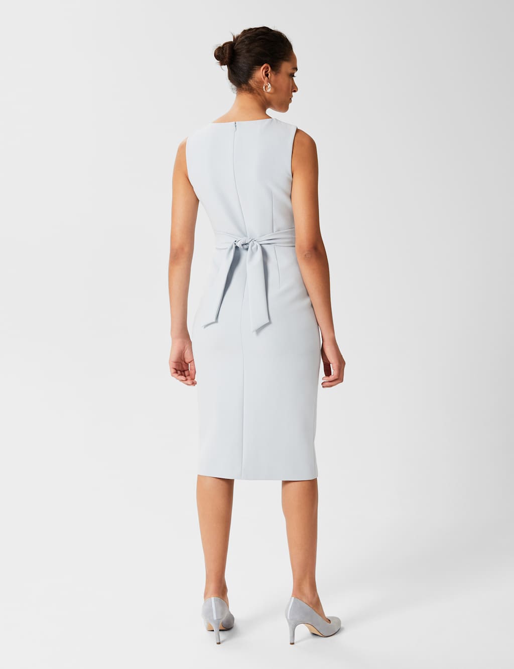 Round Neck Sleeveless Shift Dress image 3