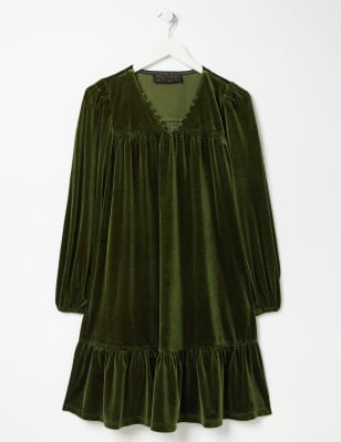Knee Length Dresses