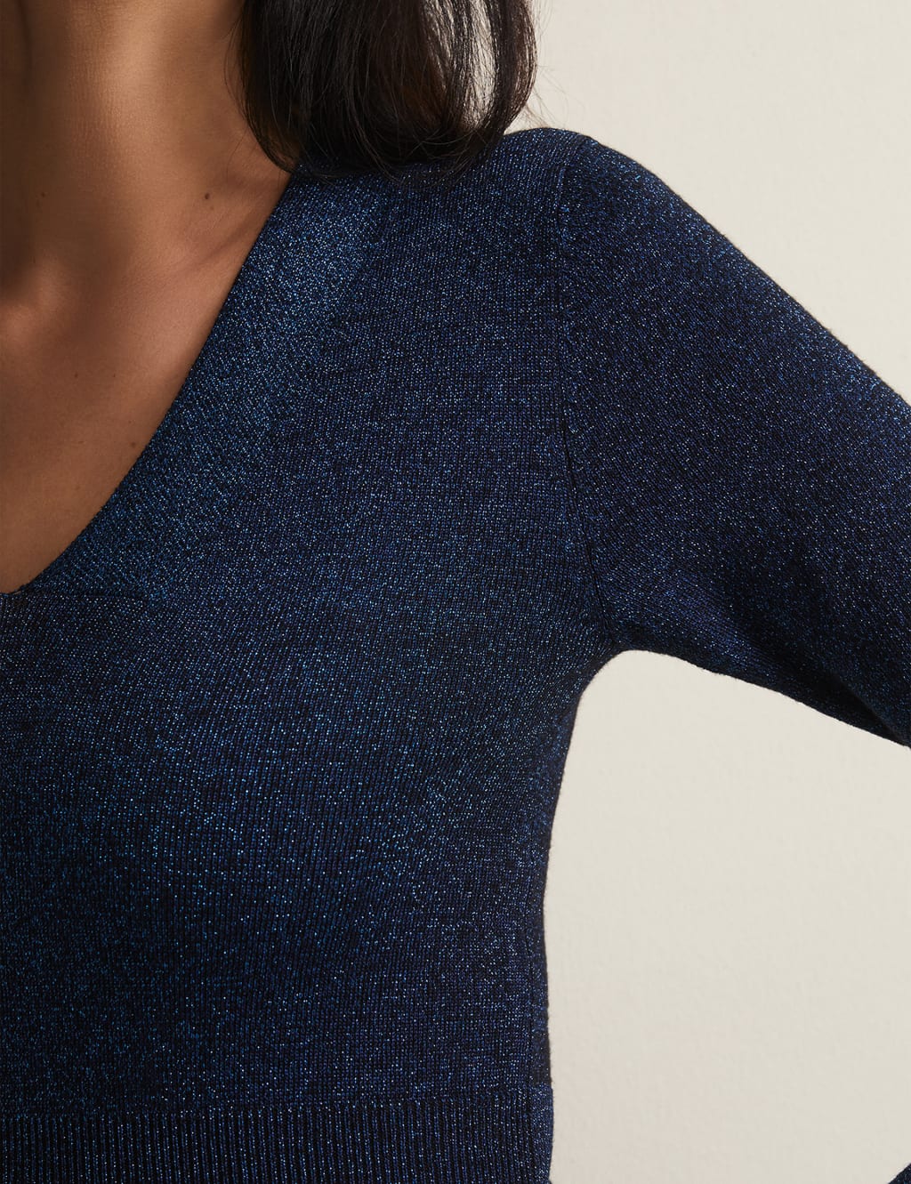 Sparkly Knitted V-Neck Pleated Midi Dress image 5