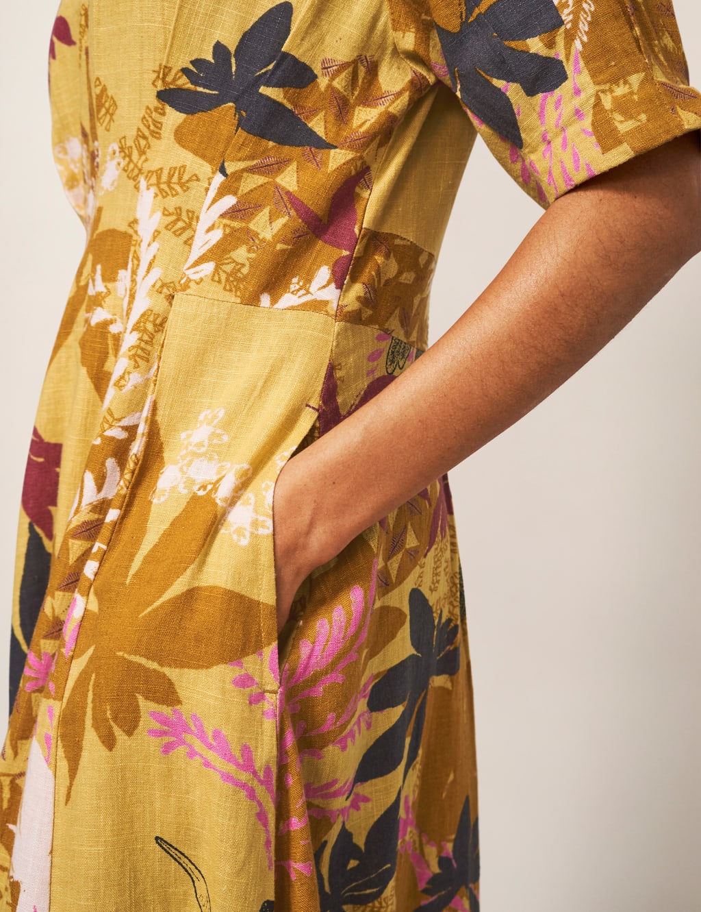 Leaf Print V-Neck Midi Tea Dress with Linen image 4