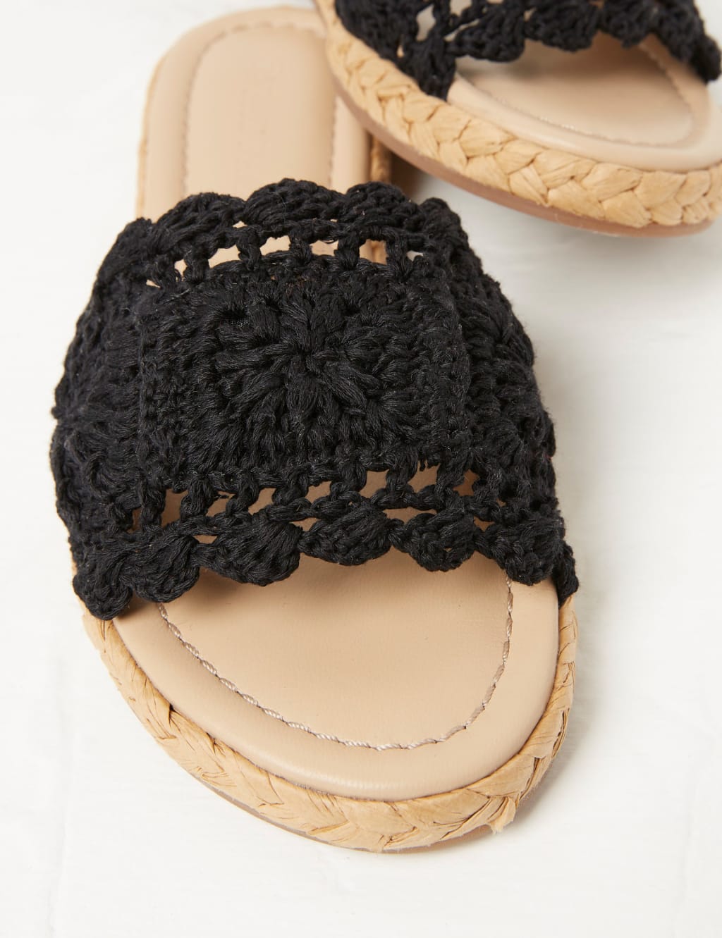 Woven Flat Sliders image 3