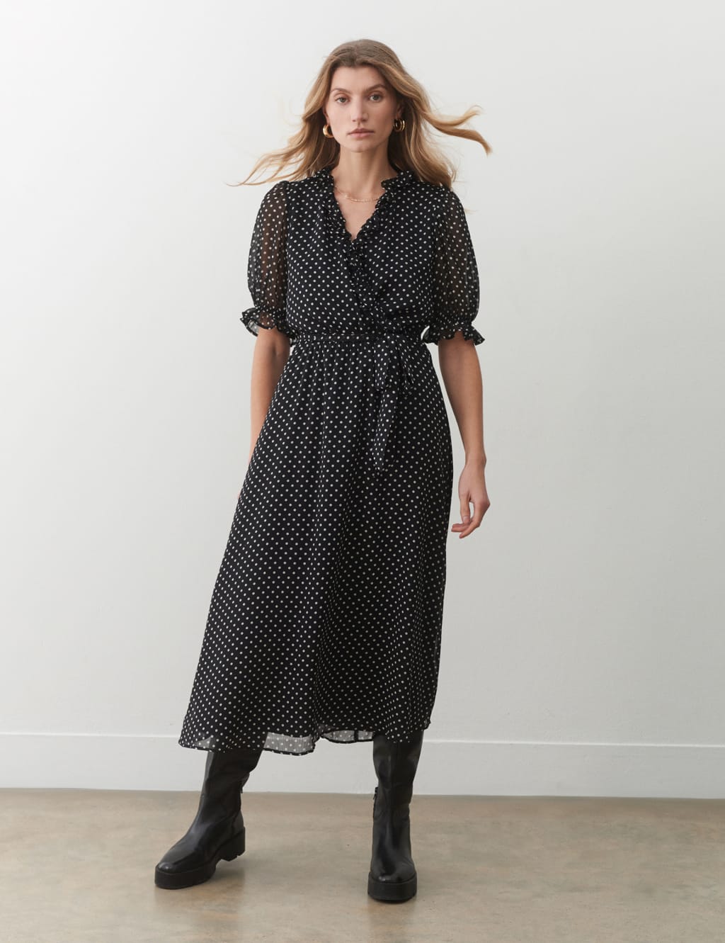 Pleated midaxi dress in polka dot print with ruffled neck, ecru