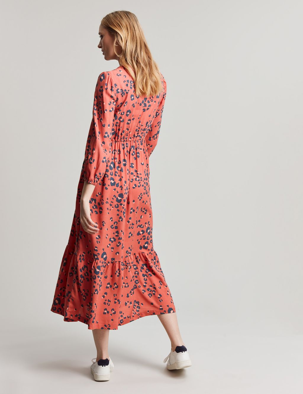 Printed V-Neck Midaxi Tiered Dress image 4