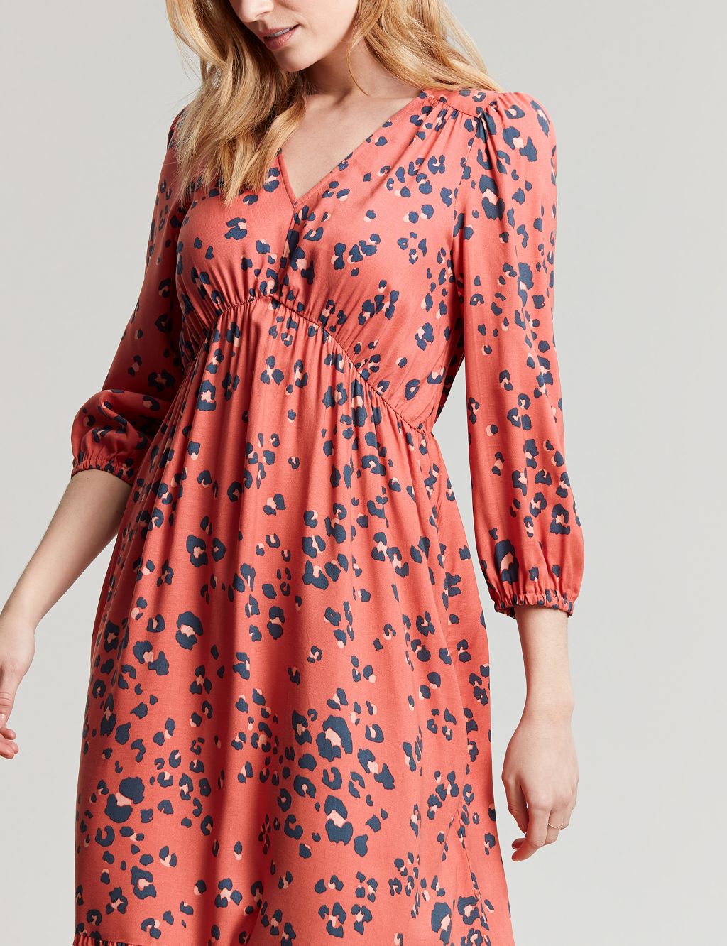 Printed V-Neck Midaxi Tiered Dress image 6