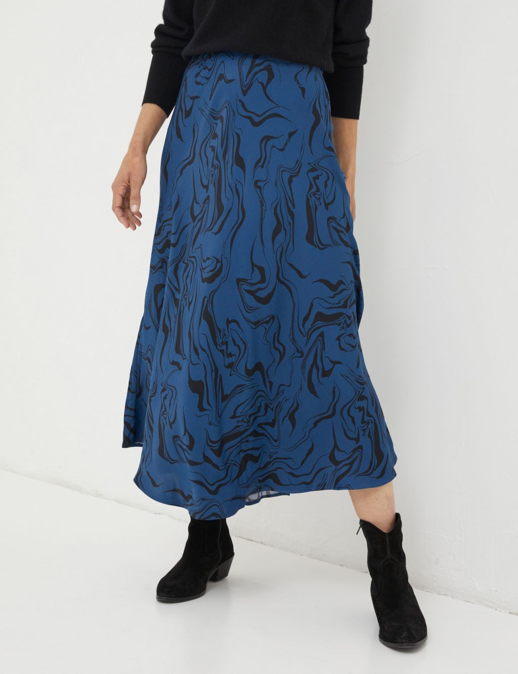Printed Midi A-Line Skirt image 3