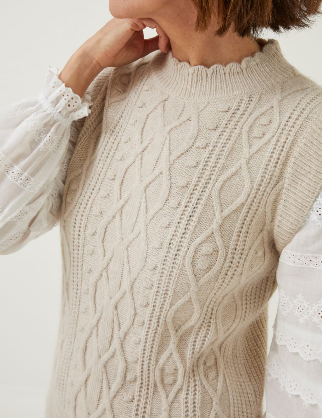 Cable Knit Crew Neck Knitted Vest Top image 4