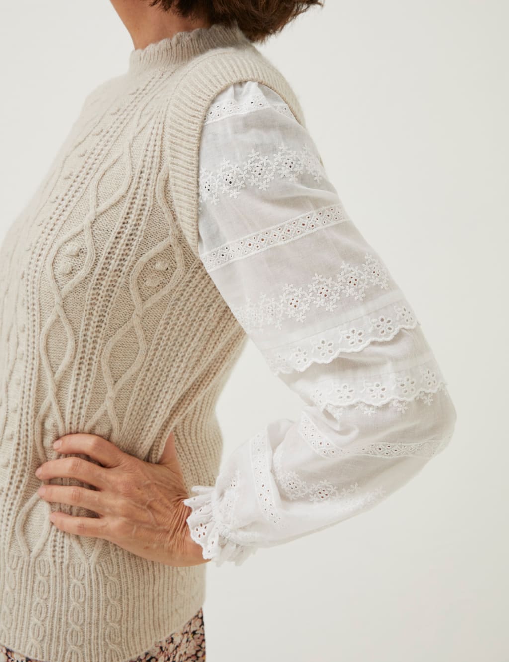 Cable Knit Crew Neck Knitted Vest Top image 5