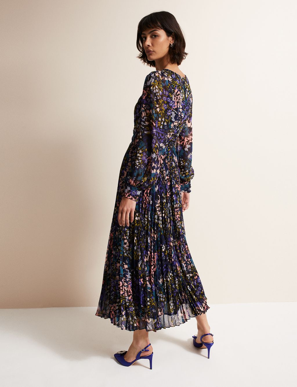 Floral V-Neck Pleated Midaxi Waisted Dress image 3