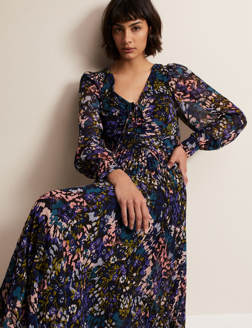 Floral V-Neck Pleated Midaxi Waisted Dress image 6