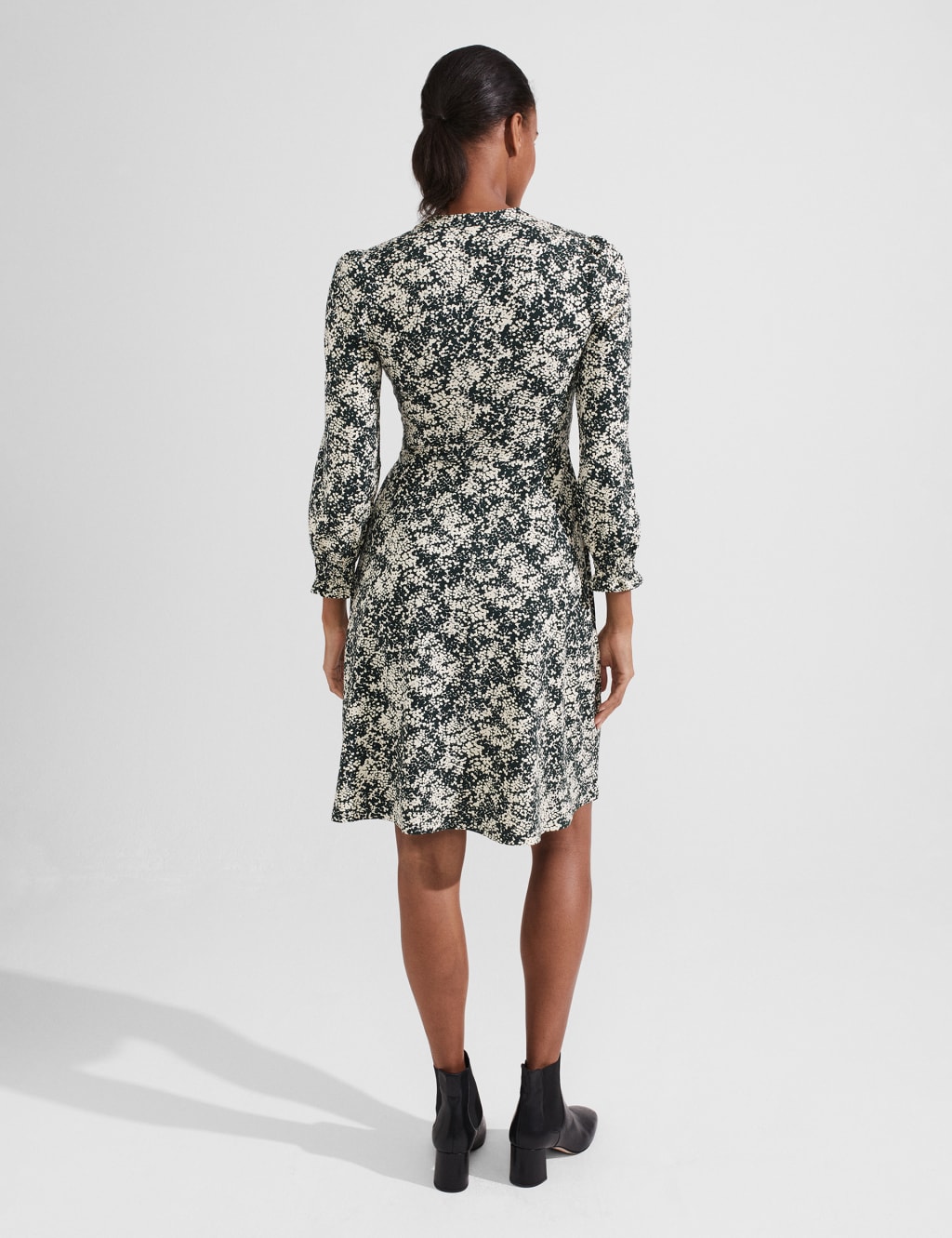 Printed V-Neck Knee Length Shift Dress image 5