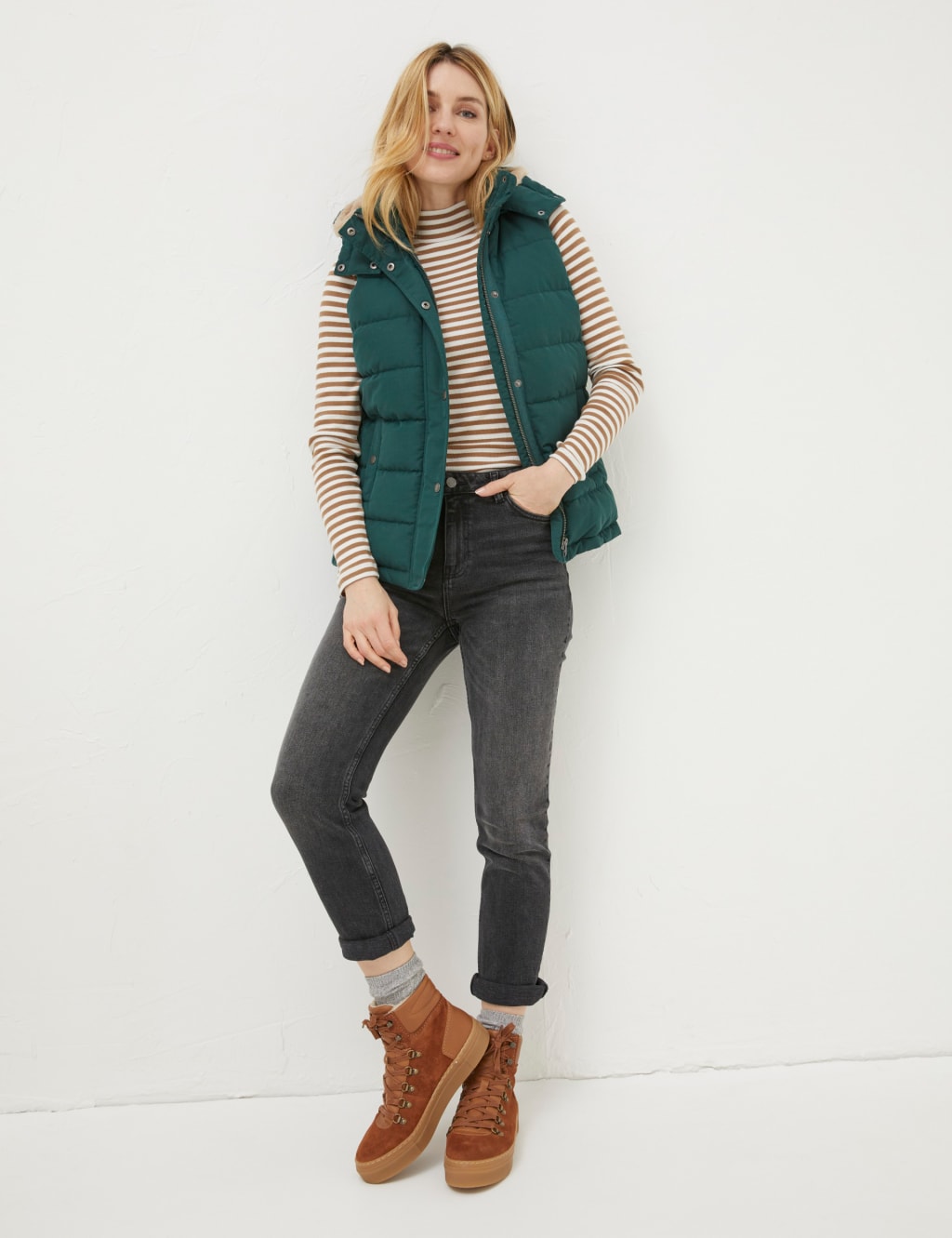 Padded Hooded Gilet image 5