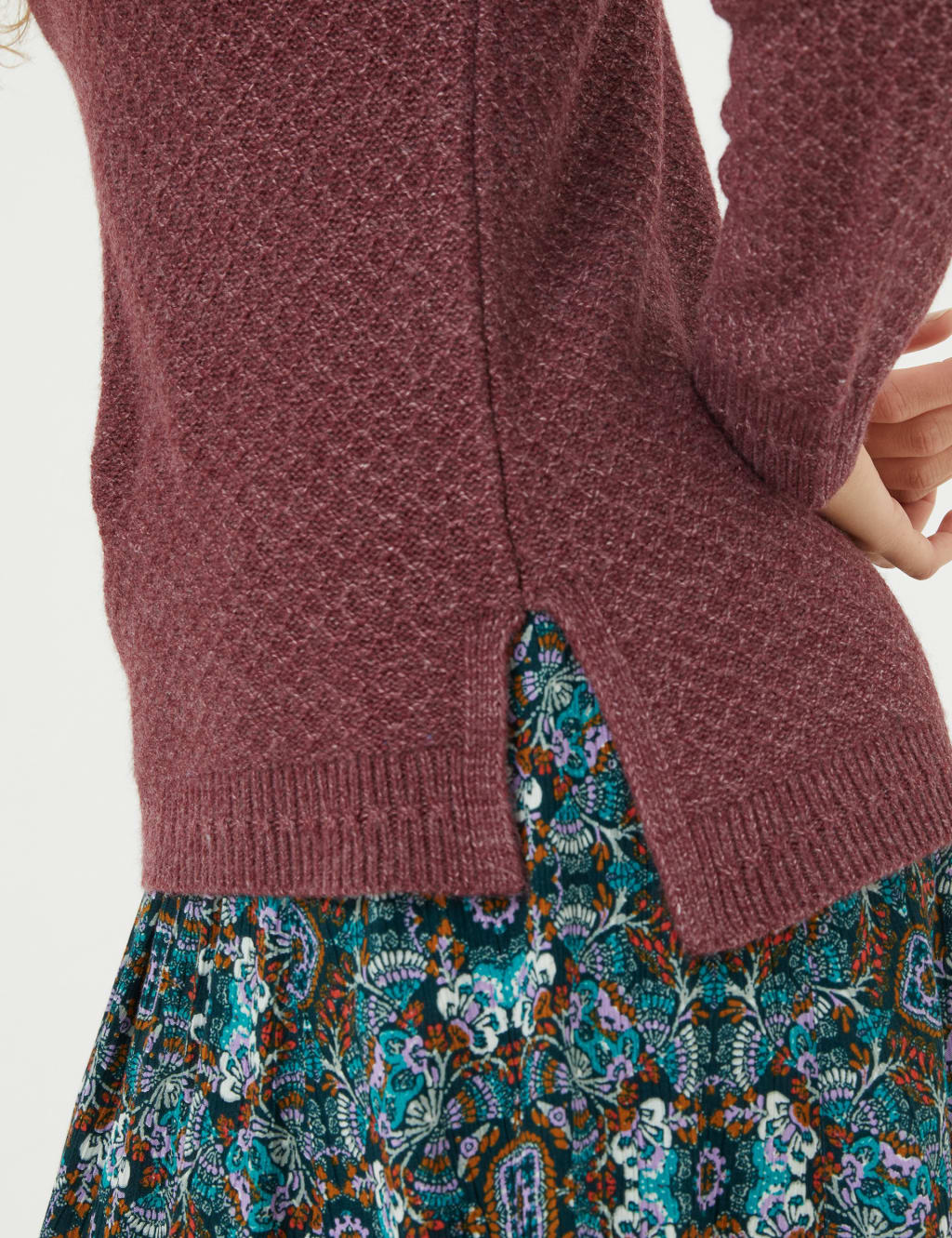 Textured Crew Neck Stepped Hem Jumper image 3