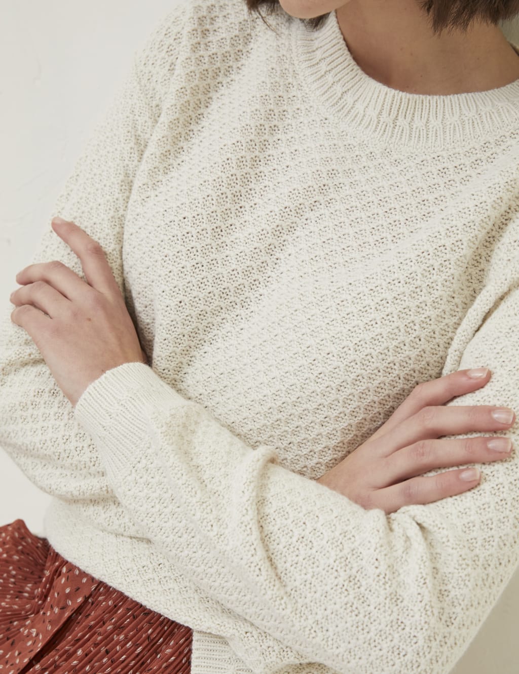 Textured Crew Neck Stepped Hem Jumper image 4