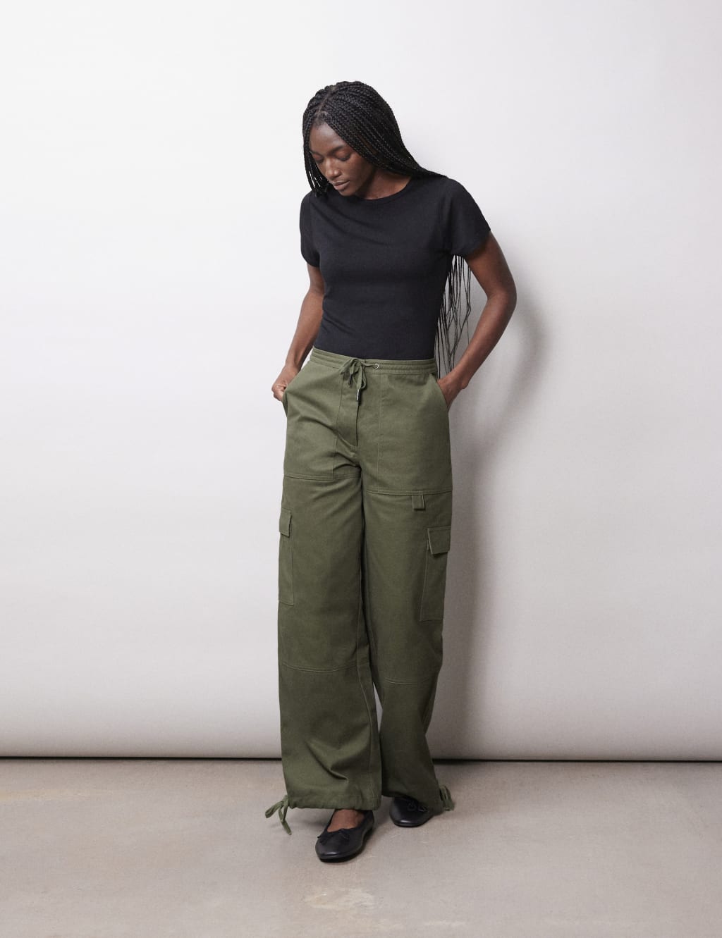 Page 2 Women s Green Trousers M S