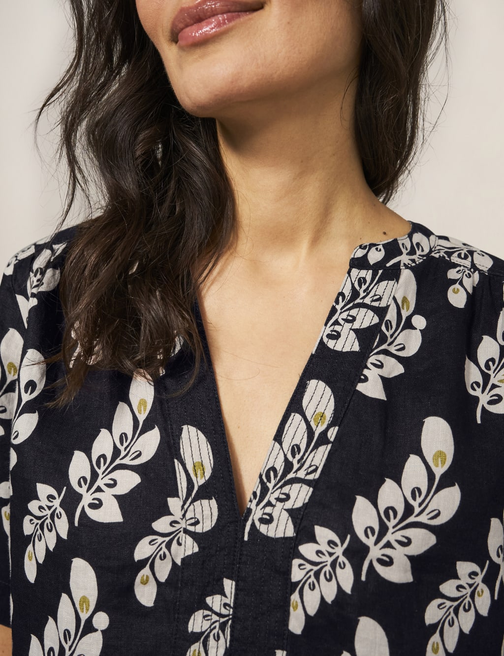 Pure Linen Printed V-Neck Popover Blouse image 4