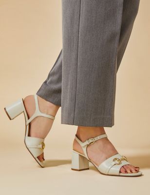 Jones Bootmaker Womens Leather Ankle Strap Block Heel Sandals - 8 - Cream, Cream,Navy