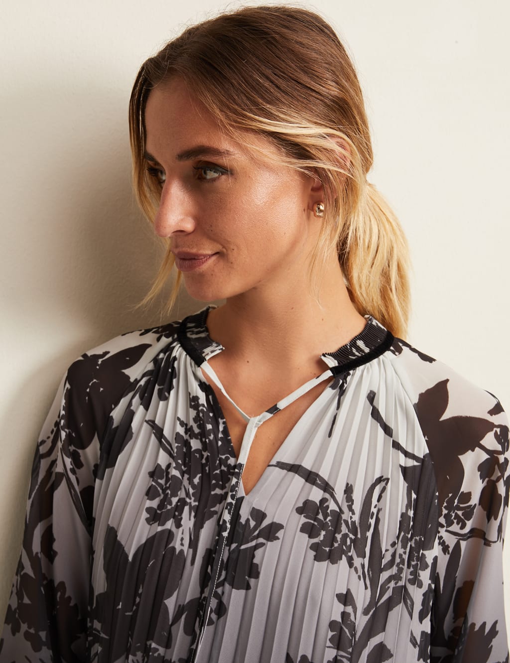 Floral Pleated Tie Neck Top image 5