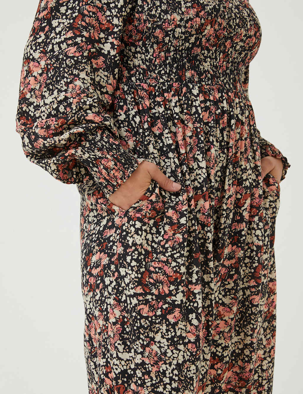 Floral Round Neck Shirred Midi Tiered Dress image 3