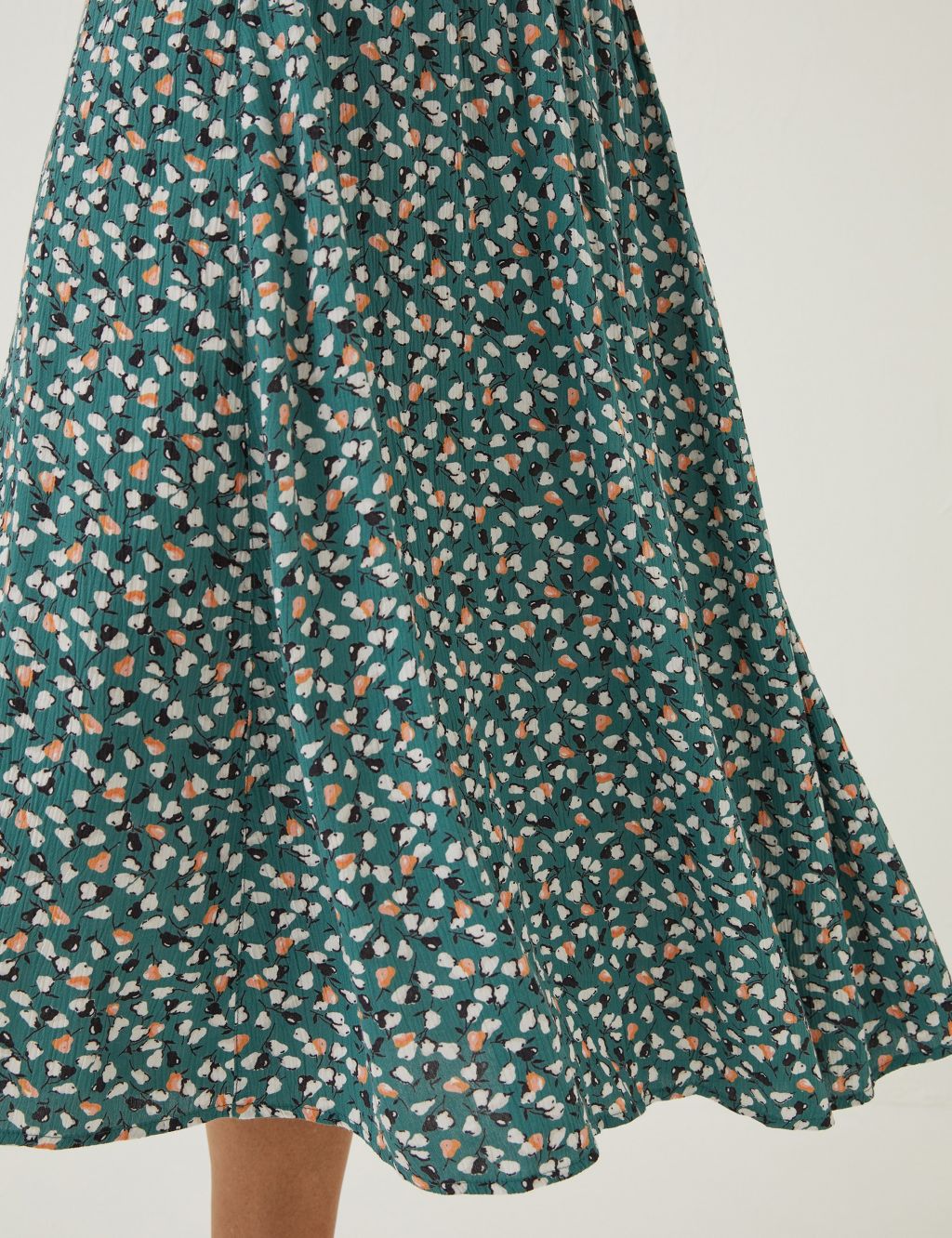 Floral Midi Tiered Skirt image 4
