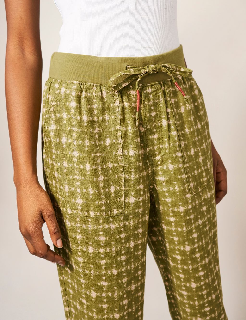 Pure Linen Printed Ankle Grazer Trousers image 4
