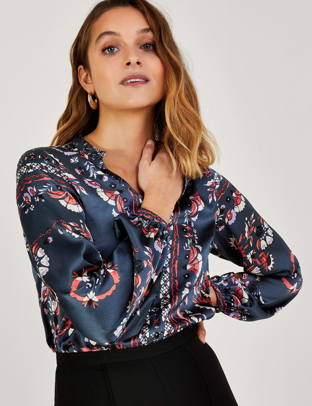 Printed V-Neck Blouson Sleeve Blouse image 3