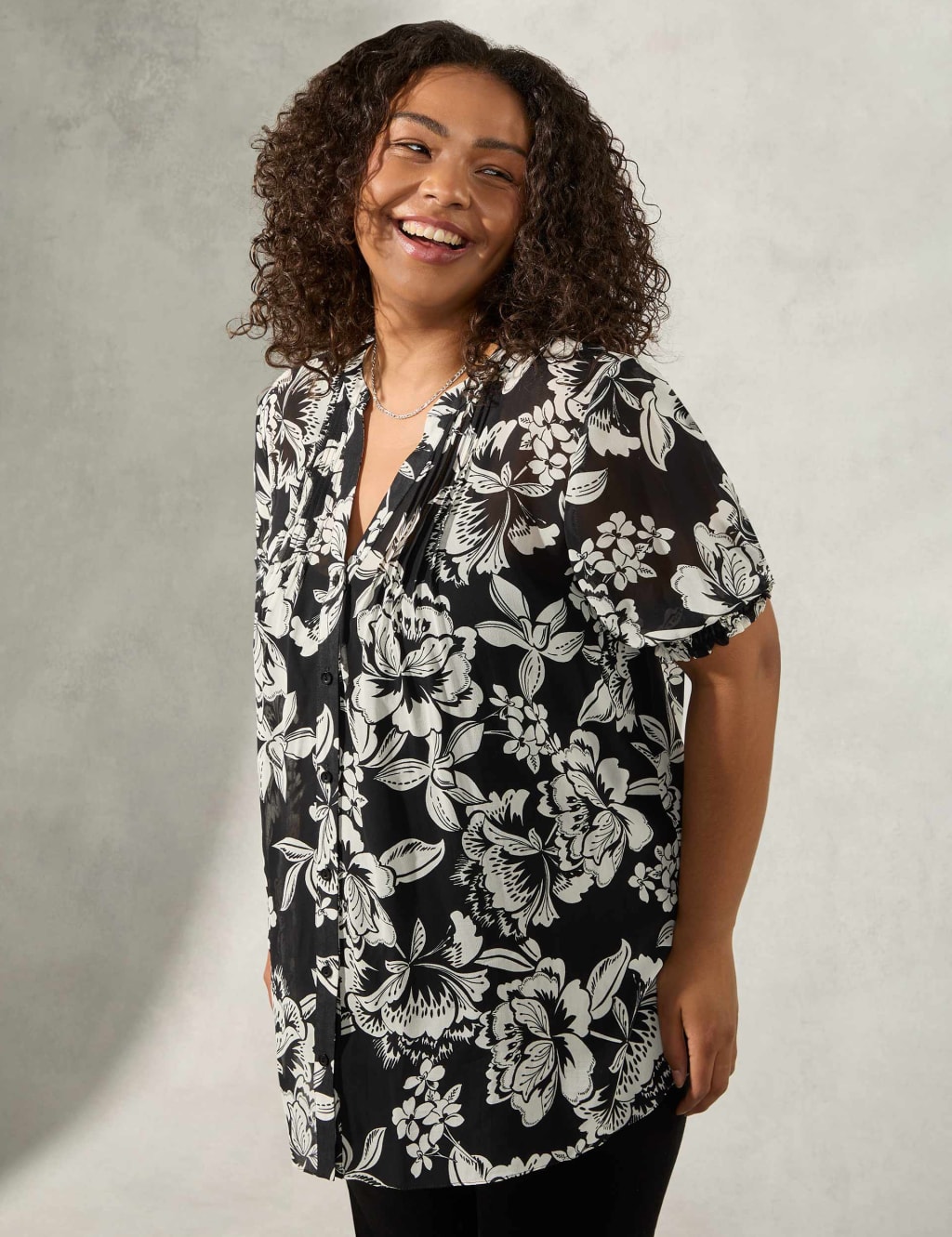 Floral V-Neck Relaxed Puff Sleeve Blouse image 3