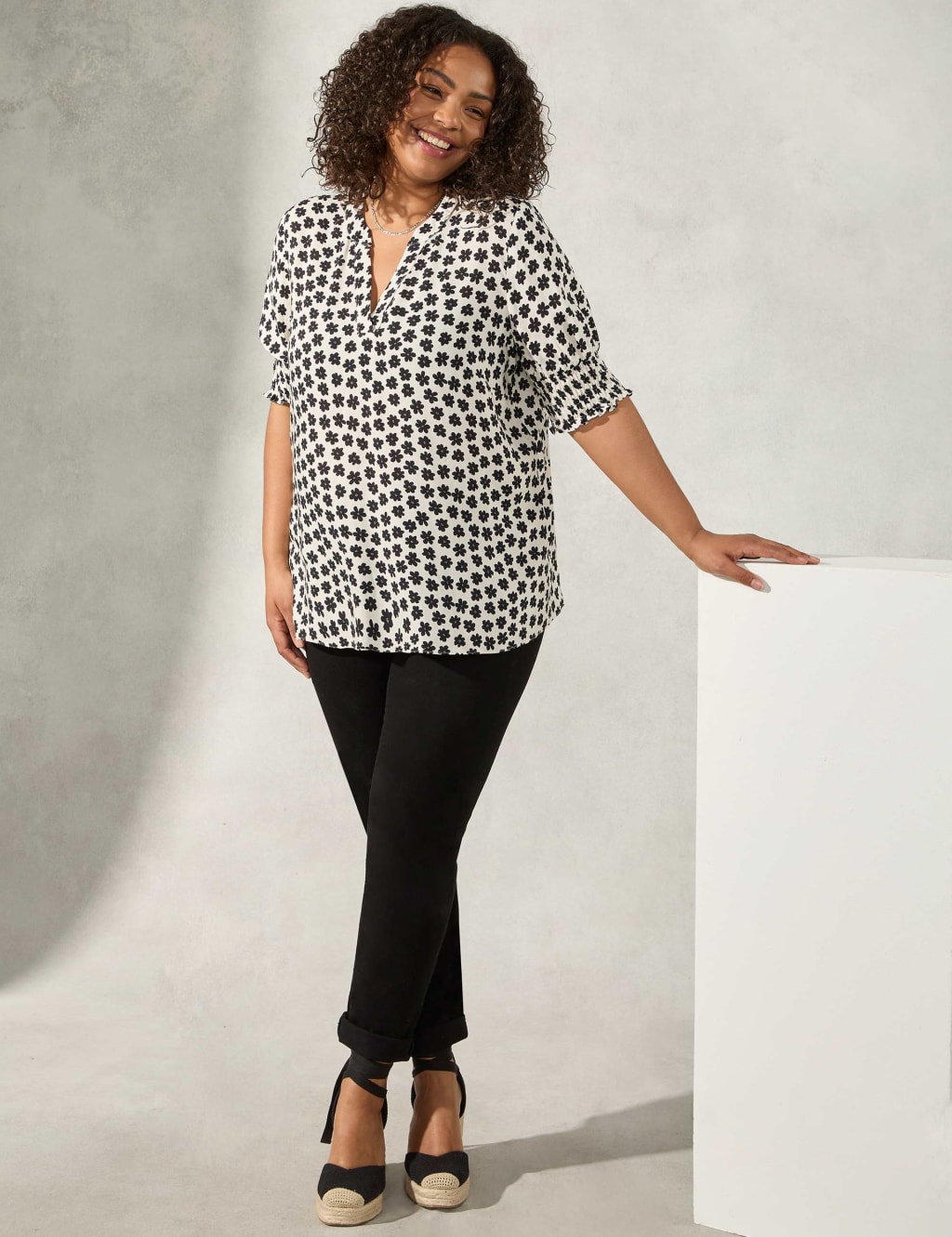 Floral V-Neck Relaxed Puff Sleeve Blouse image 1