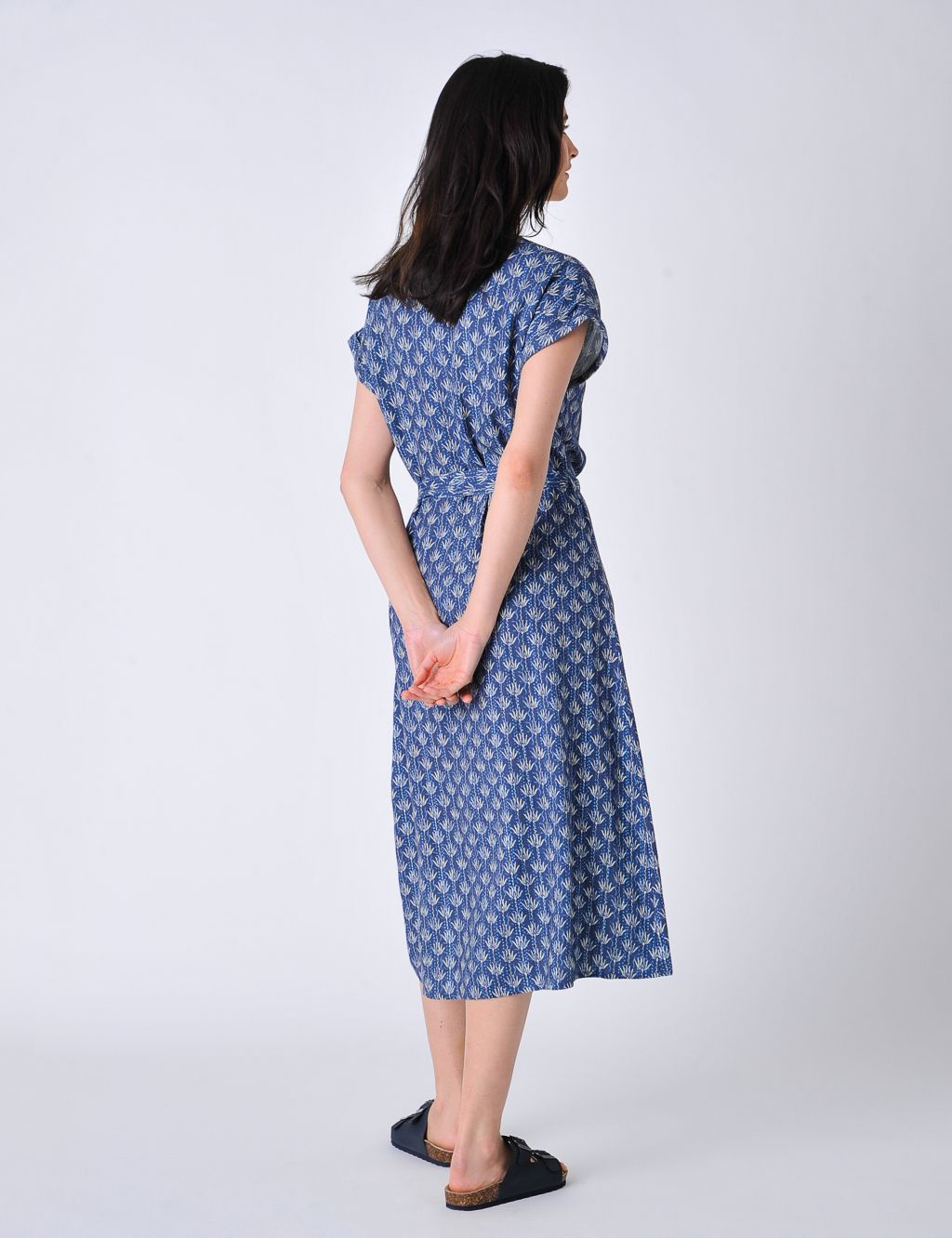 Linen Blend Printed V-Neck Midi Tea Dress image 4