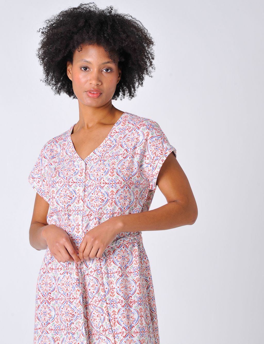 Printed V-Neck Midi Tea Dress with Linen image 3
