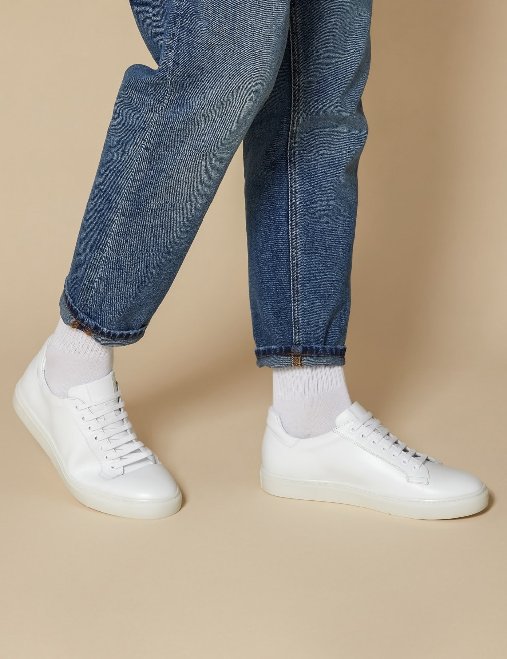 mens black and white trainers
