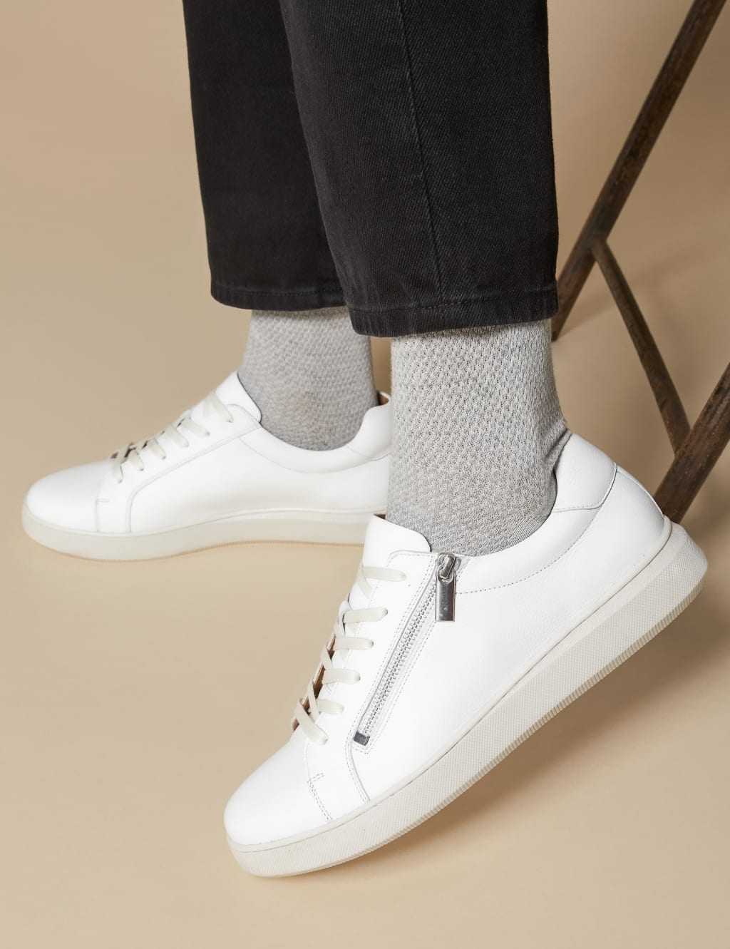 White pumps for men sales