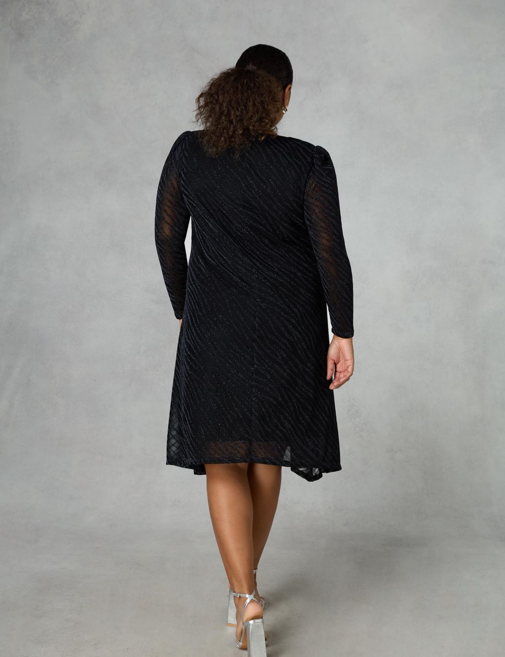 Textured V-Neck Knee Length Swing Dress image 4