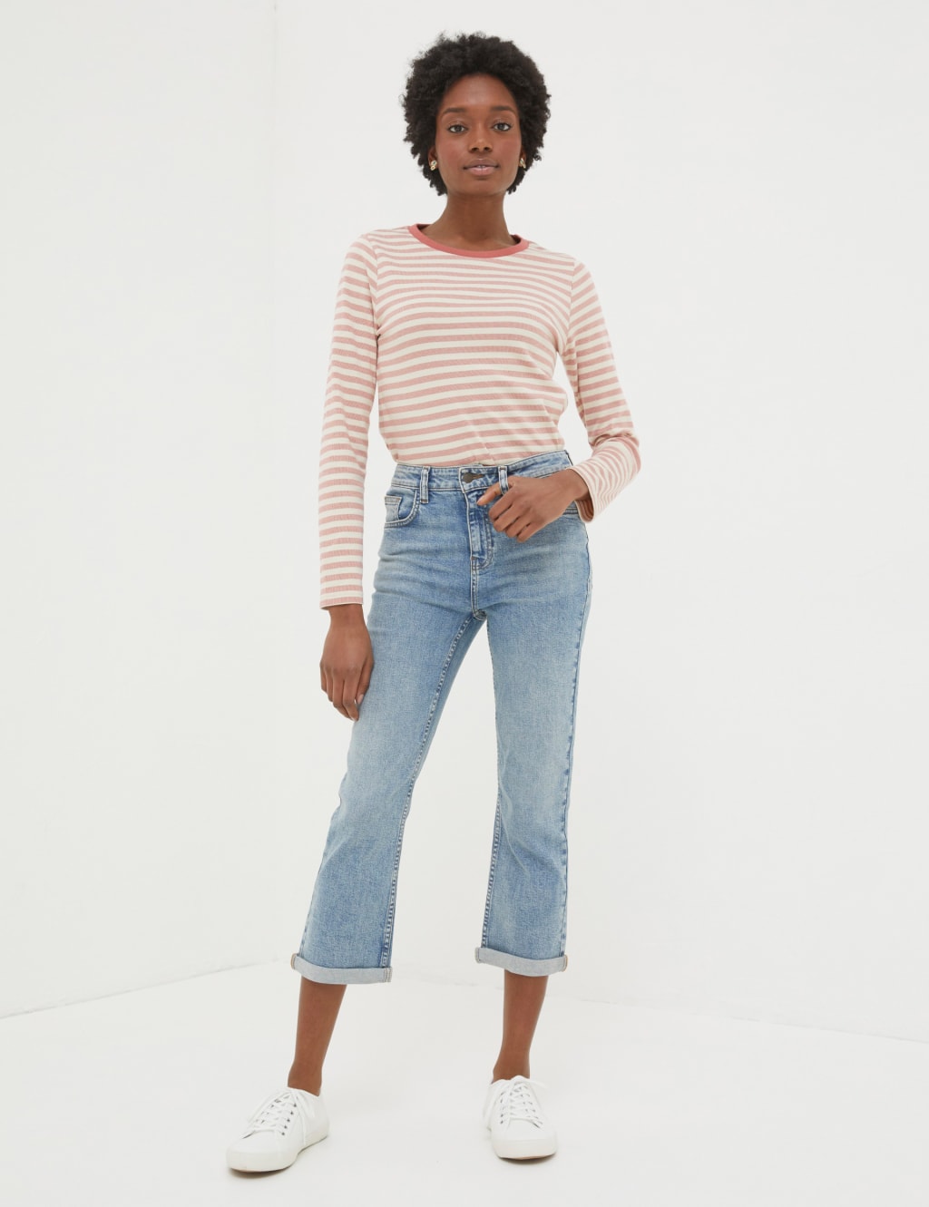 Cropped jeans deals