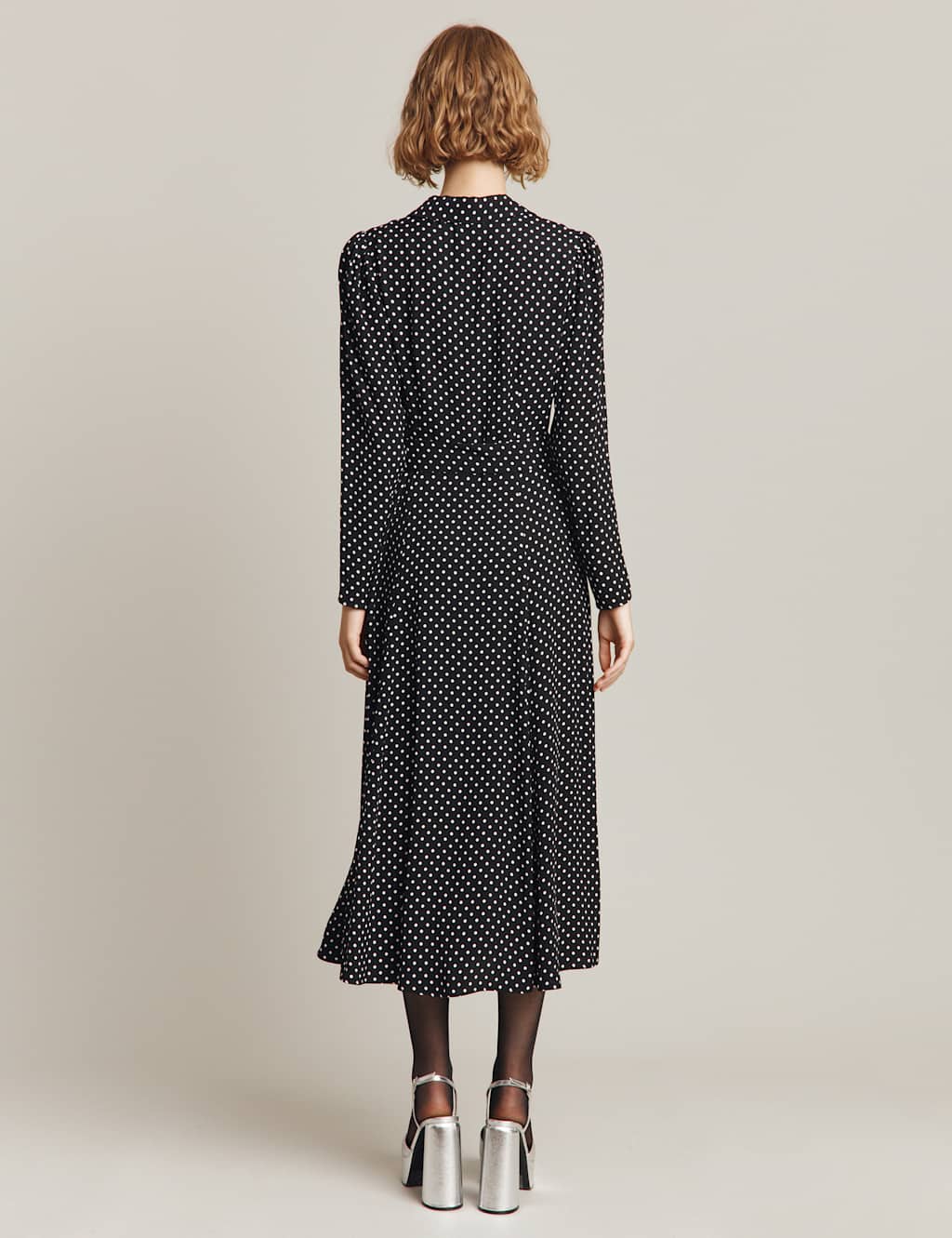 Satin Back Crepe V-Neck Midi Shirt Dress image 4