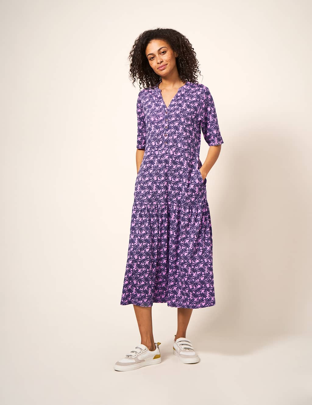 Jersey Printed V-Neck Midi T-Shirt Dress image 4