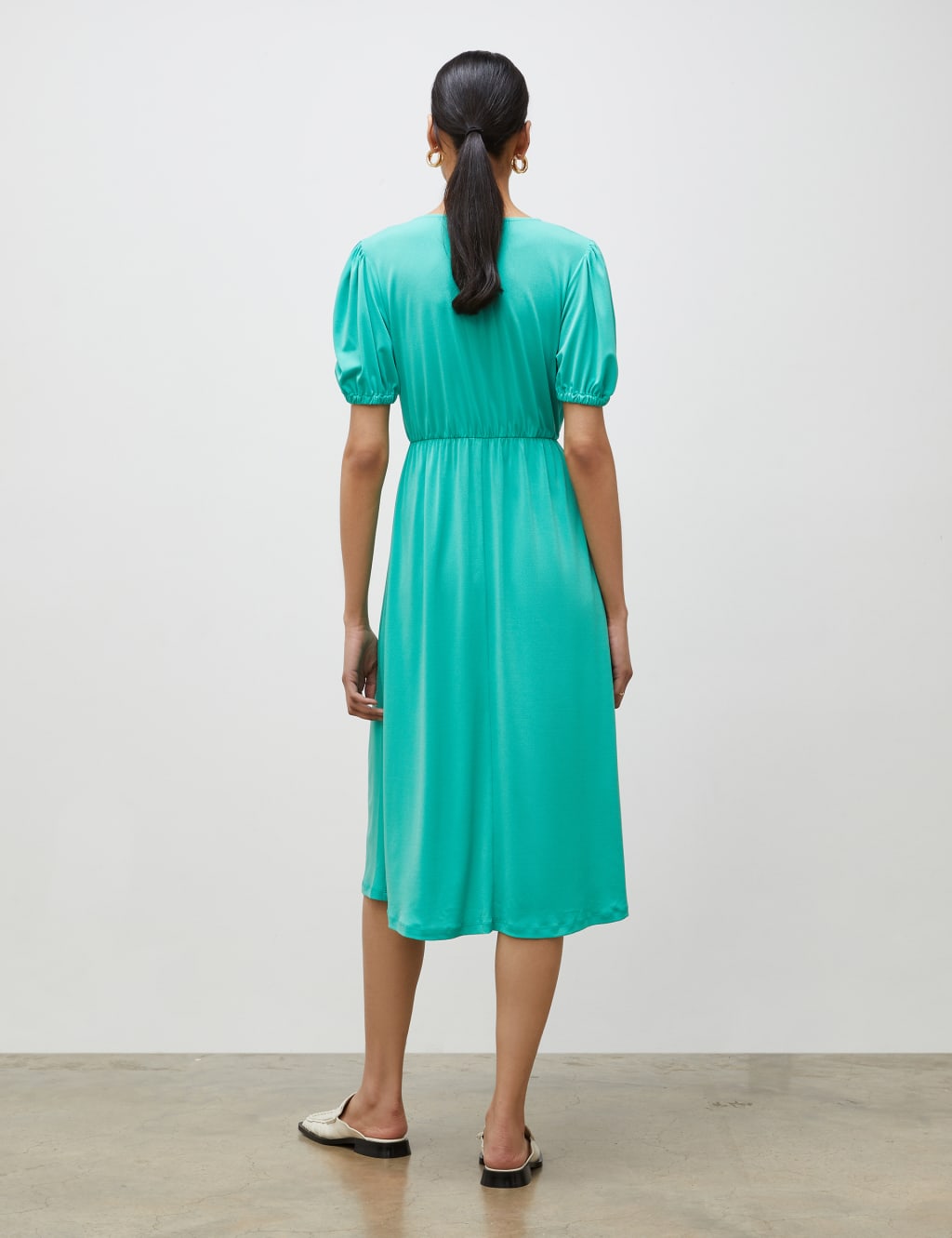 V-Neck Puff Sleeve Midi Waisted Dress image 3