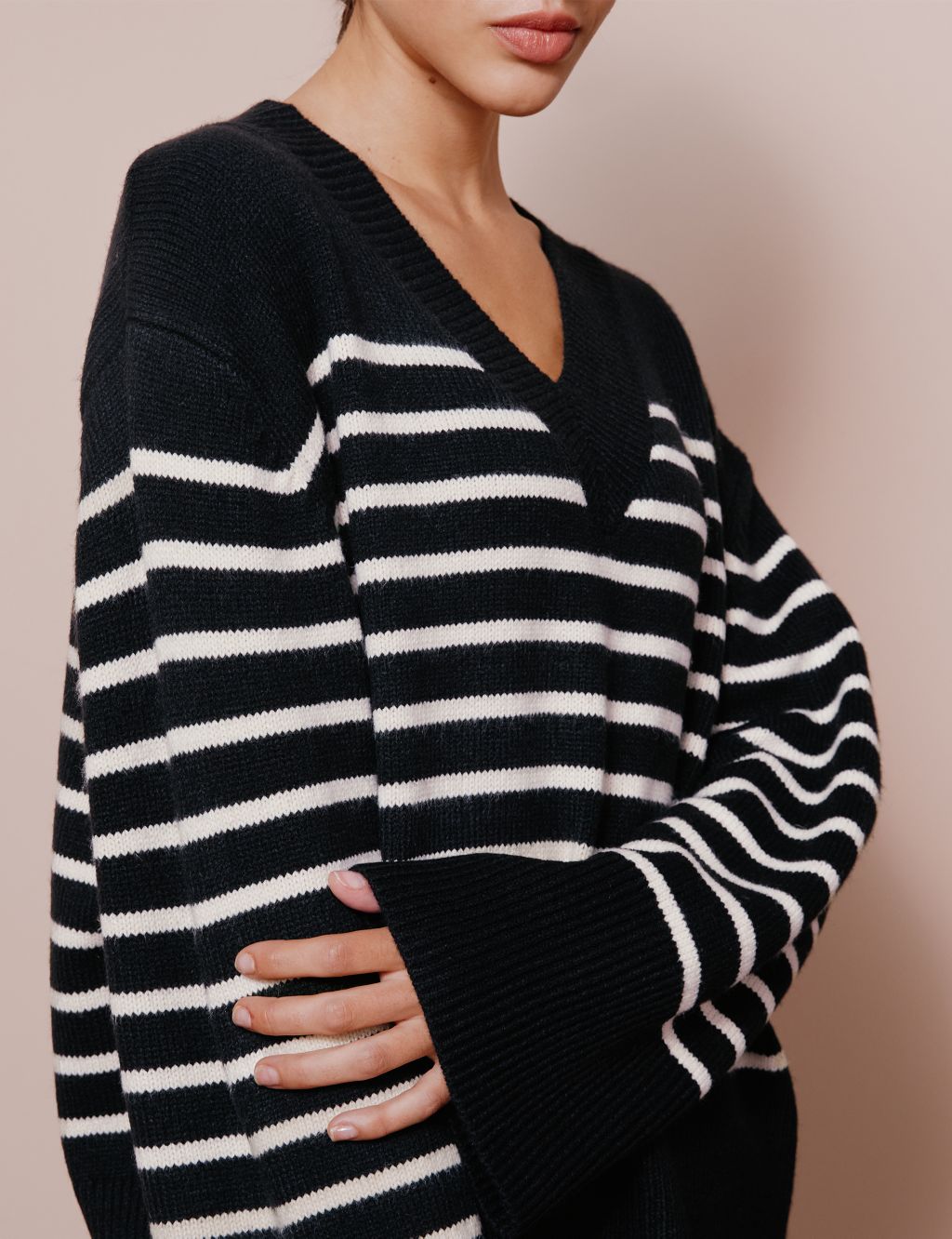 Striped V-Neck Jumper with Wool image 4