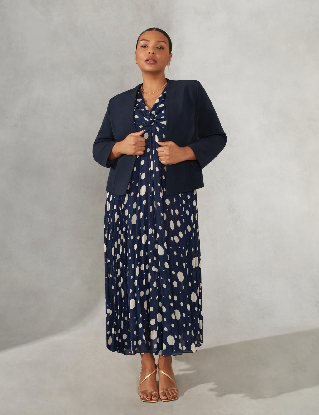 Relaxed Collarless Short Jacket image 2