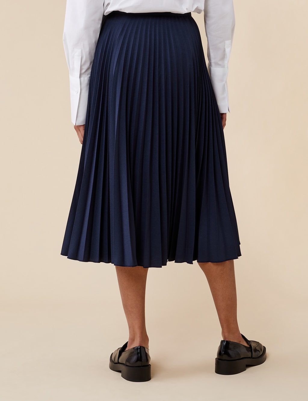 Pleated Midi Skirt image 5