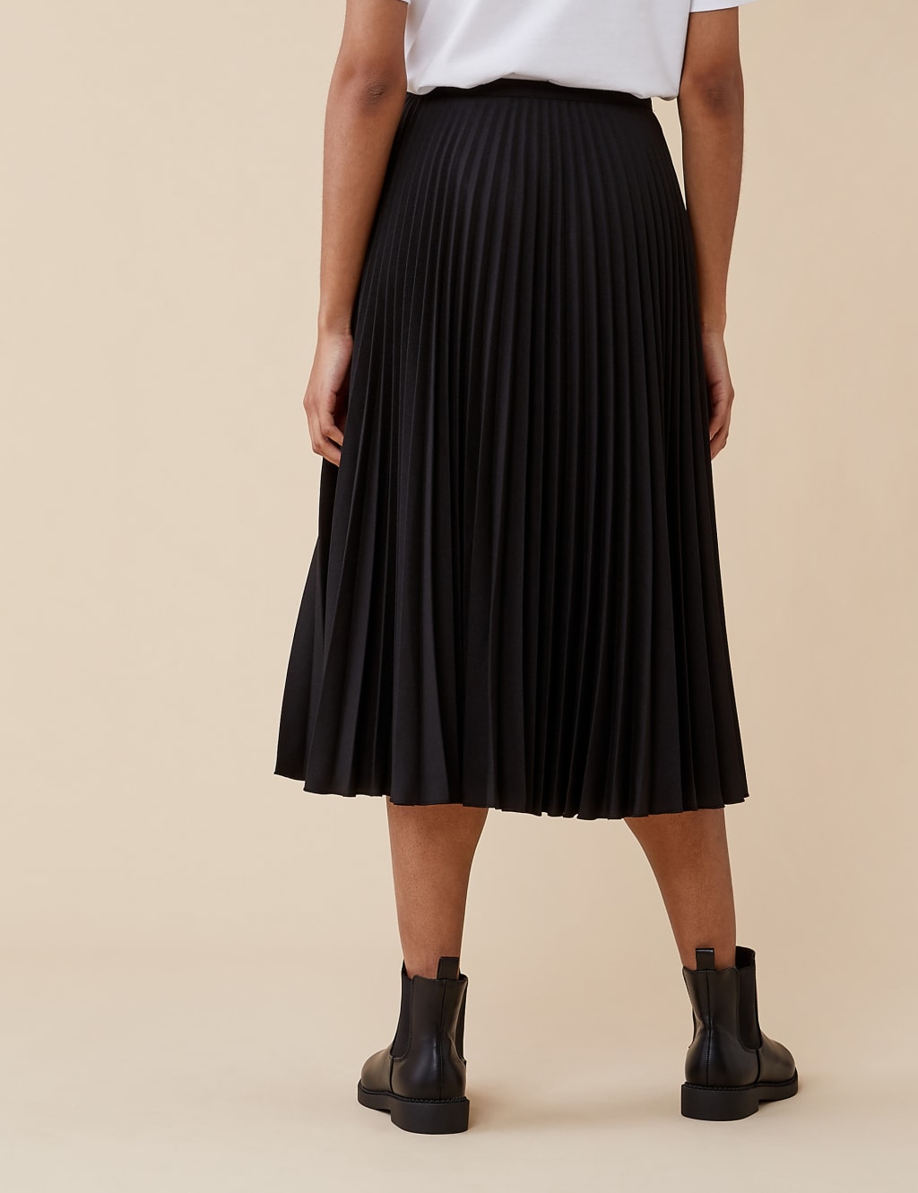 Pleated Midi Skirt image 3