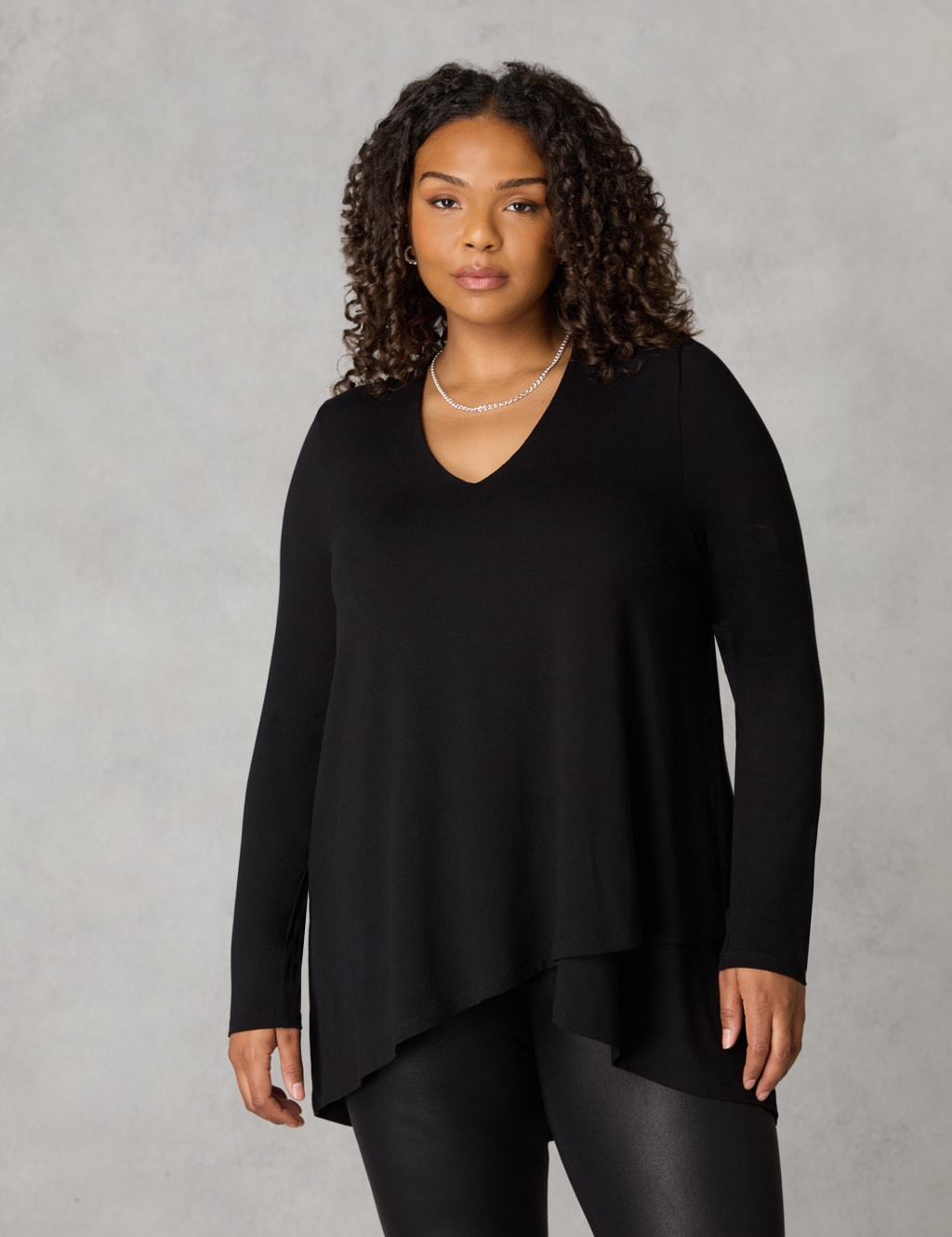 Black hot sale tunic blouses