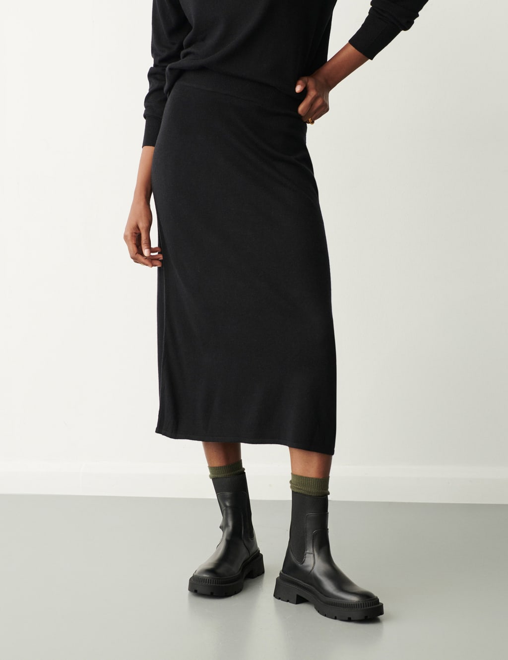 Knitted Midi A-Line Skirt image 2