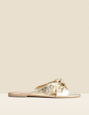Sosandar Women's Leather Knot Metallic Flat Sandals - 4 - Gold, Gold