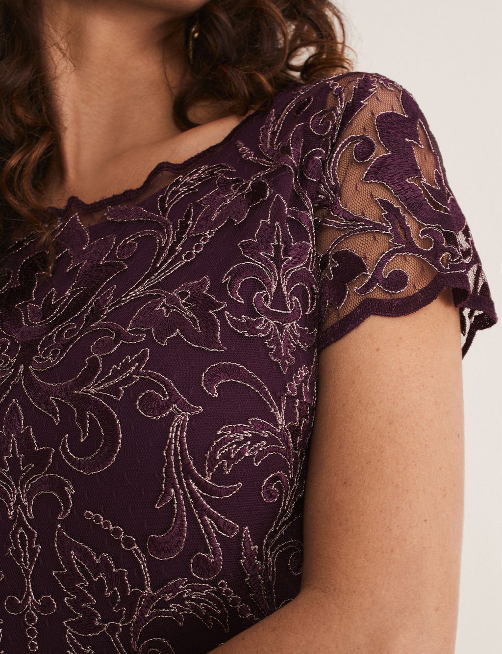 Embroidered Round Neck Shift Dress image 3