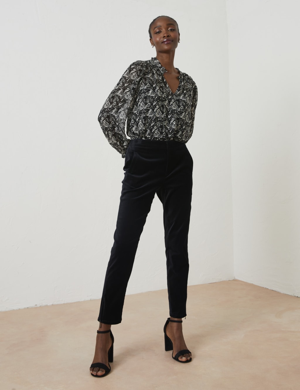 Women s Slim Fit Trousers M S