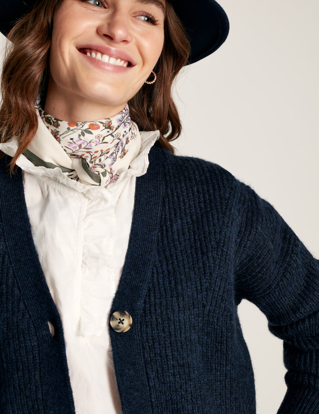 Ribbed V-Neck Cardigan with Wool image 6