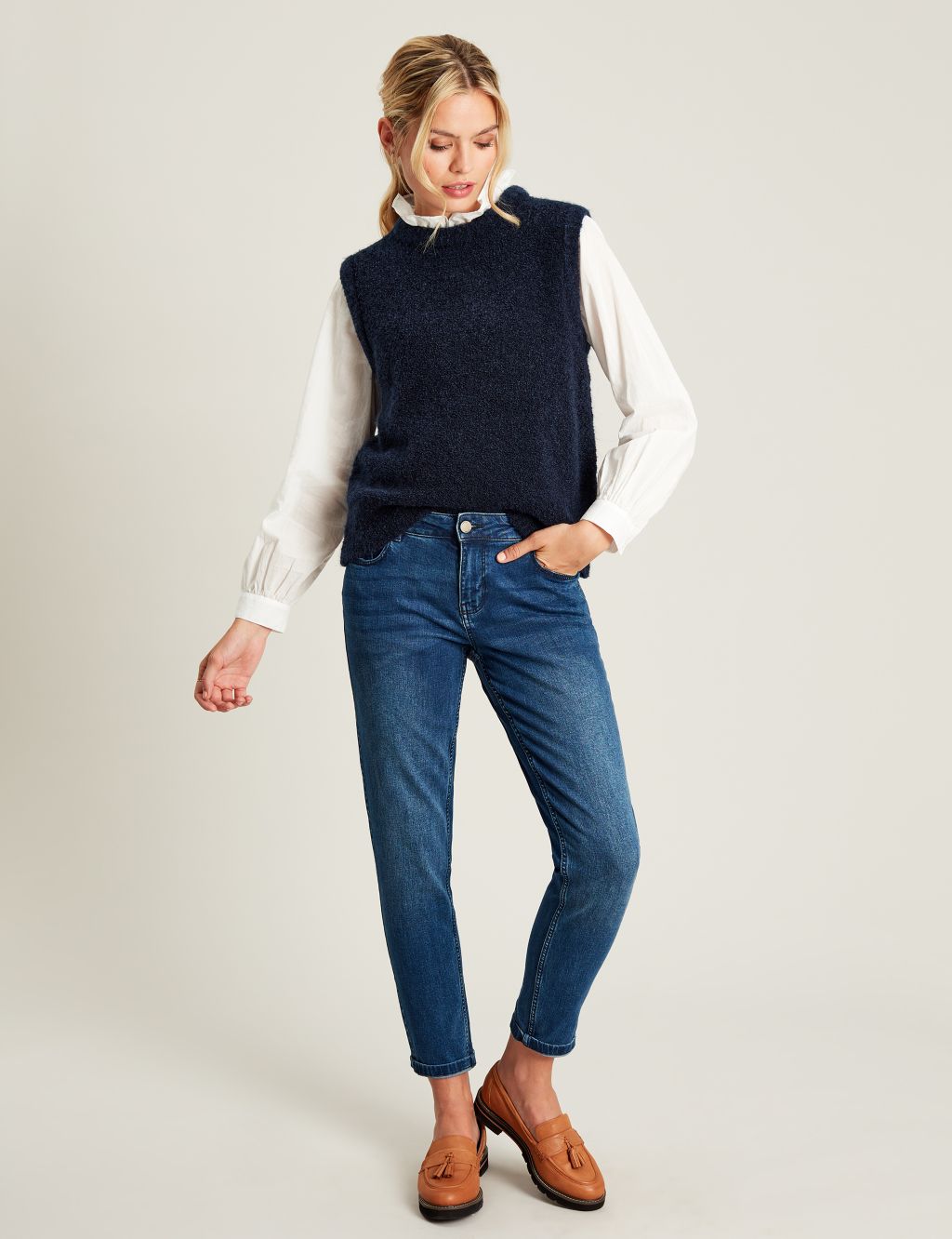 Textured Crew Neck Knitted Vest image 3