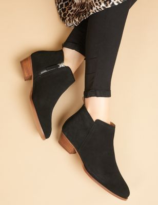 Jones Bootmaker Women's Suede Block Heel Round Toe Ankle Boots - 4 - Black, Black,Cognac