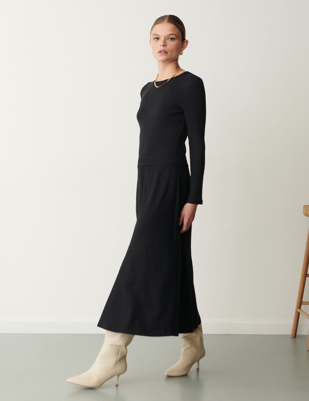 Jersey Seam Detail Midi A-Line Skirt image 2